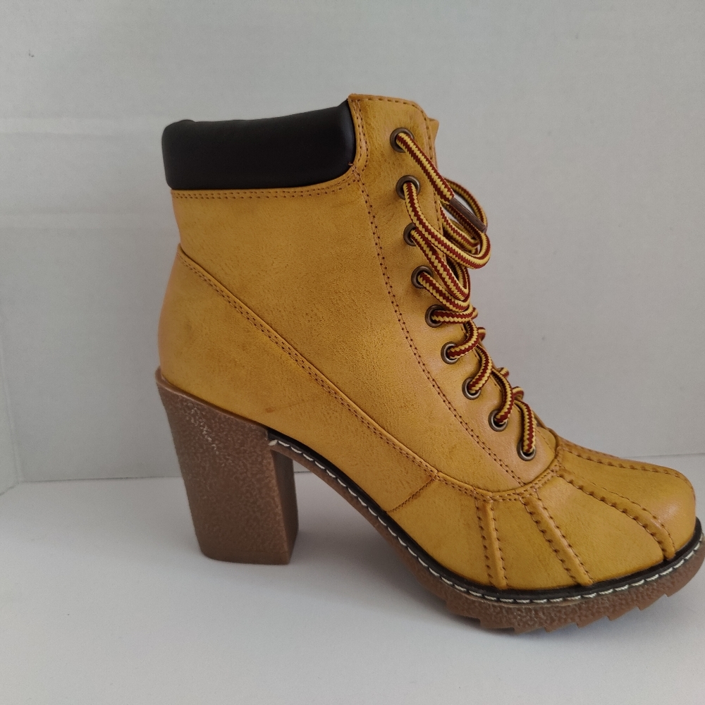 Women New Wheat colored Chucky heel booties